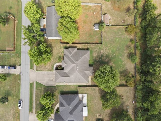 1733 S M Street, Rogers, AR 72756