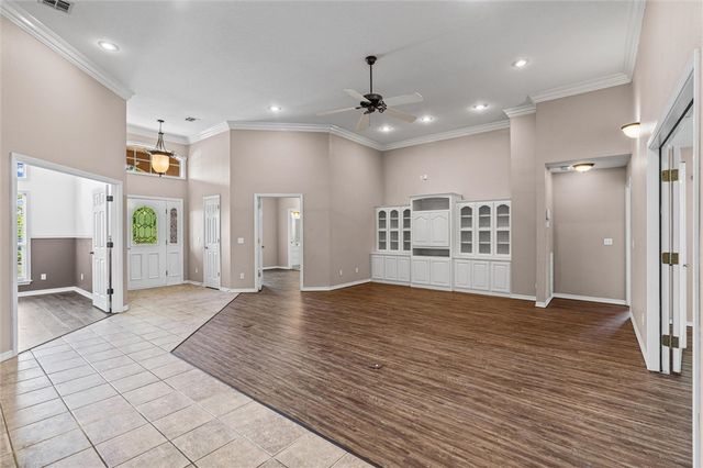 1733 S M Street, Rogers, AR 72756