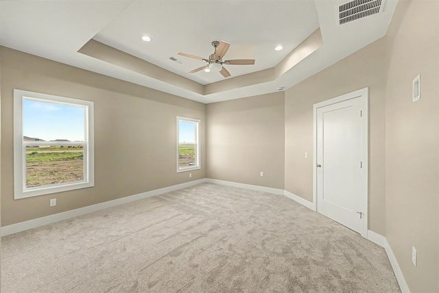 1200 Vista Sur Dr, Salina, KS 67401