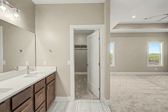 1200 Vista Sur Dr, Salina, KS 67401