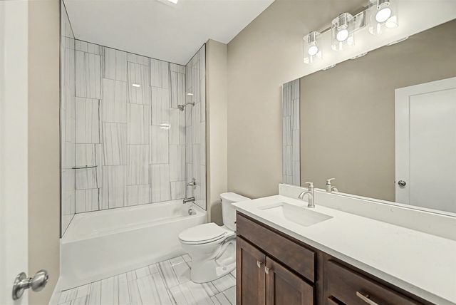 1200 Vista Sur Dr, Salina, KS 67401