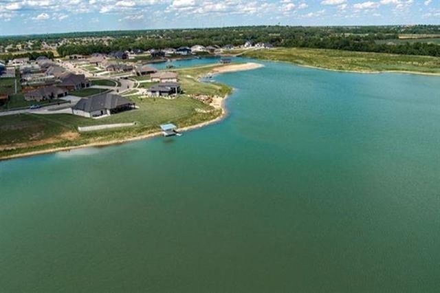 1200 Vista Sur Dr, Salina, KS 67401