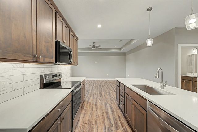 1200 Vista Sur Dr, Salina, KS 67401