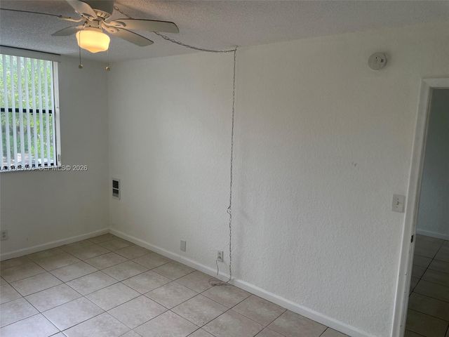 2401 Riverside Dr 203-B, Coral Springs, FL 33065
