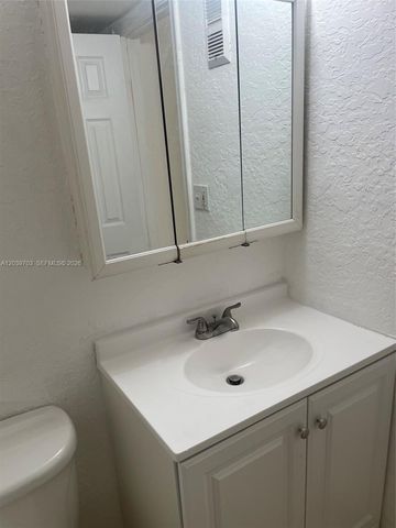 2401 Riverside Dr 203-B, Coral Springs, FL 33065