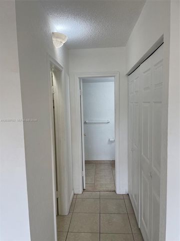 2401 Riverside Dr 203-B, Coral Springs, FL 33065