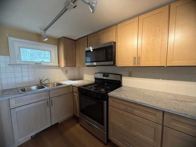 79 N Main St A, Bellingham, MA 02019