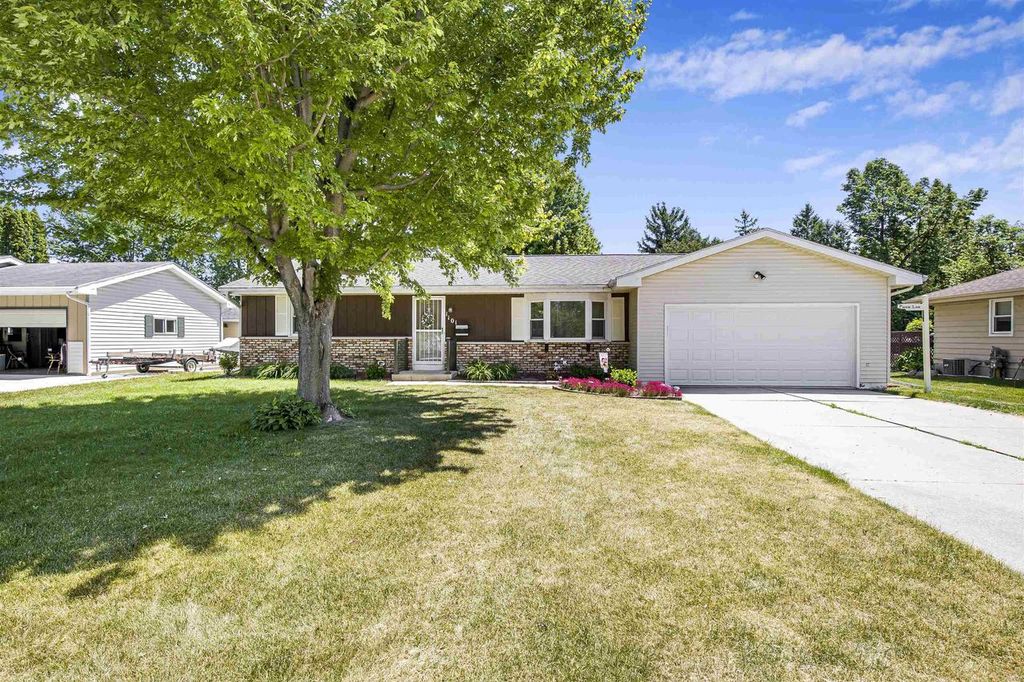 1101 N Water Street, Watertown, WI 53098