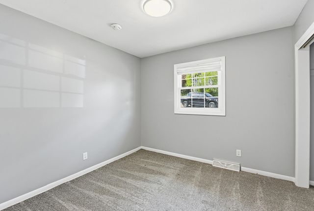 16 SHADY Lane, Council Bluffs, IA 51503