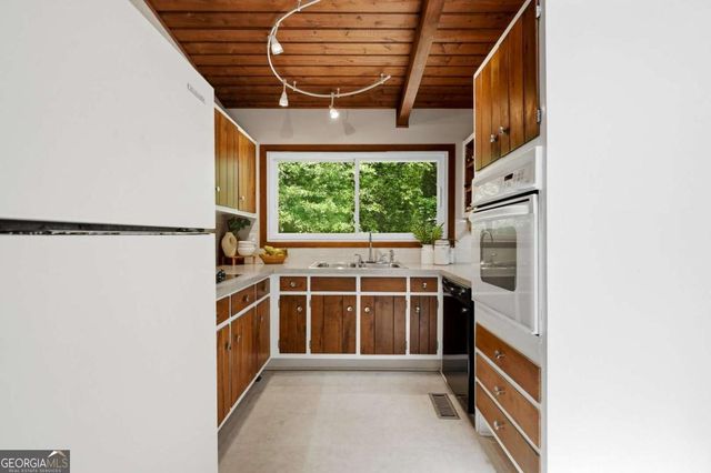 3522 Beachhill Drive, Atlanta, GA 30340