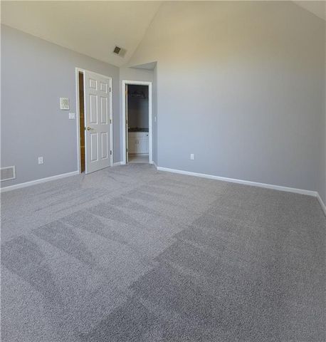 601 SW Forestpark Lane, Lee's Summit, MO 64081