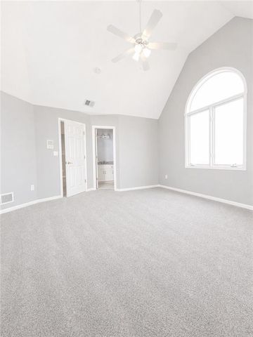 601 SW Forestpark Lane, Lee's Summit, MO 64081