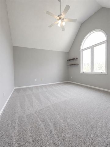 601 SW Forestpark Lane, Lee's Summit, MO 64081