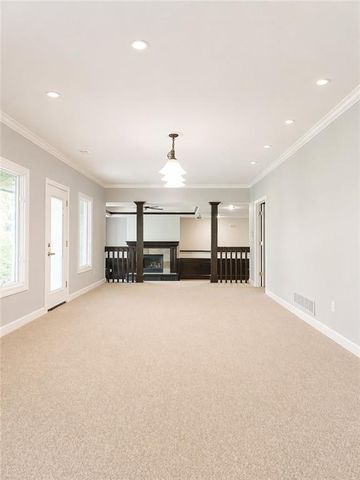 601 SW Forestpark Lane, Lee's Summit, MO 64081
