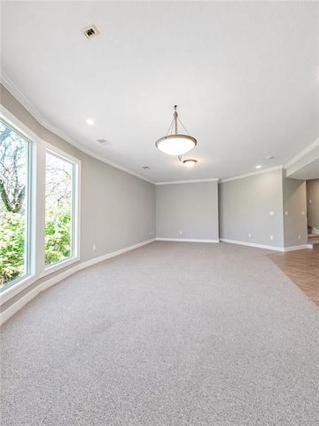 601 SW Forestpark Lane, Lee's Summit, MO 64081