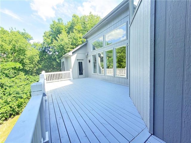 601 SW Forestpark Lane, Lee's Summit, MO 64081