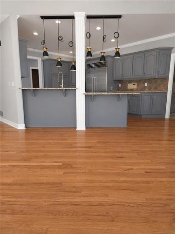 601 SW Forestpark Lane, Lee's Summit, MO 64081