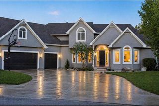 601 SW Forestpark Lane, Lee's Summit, MO 64081