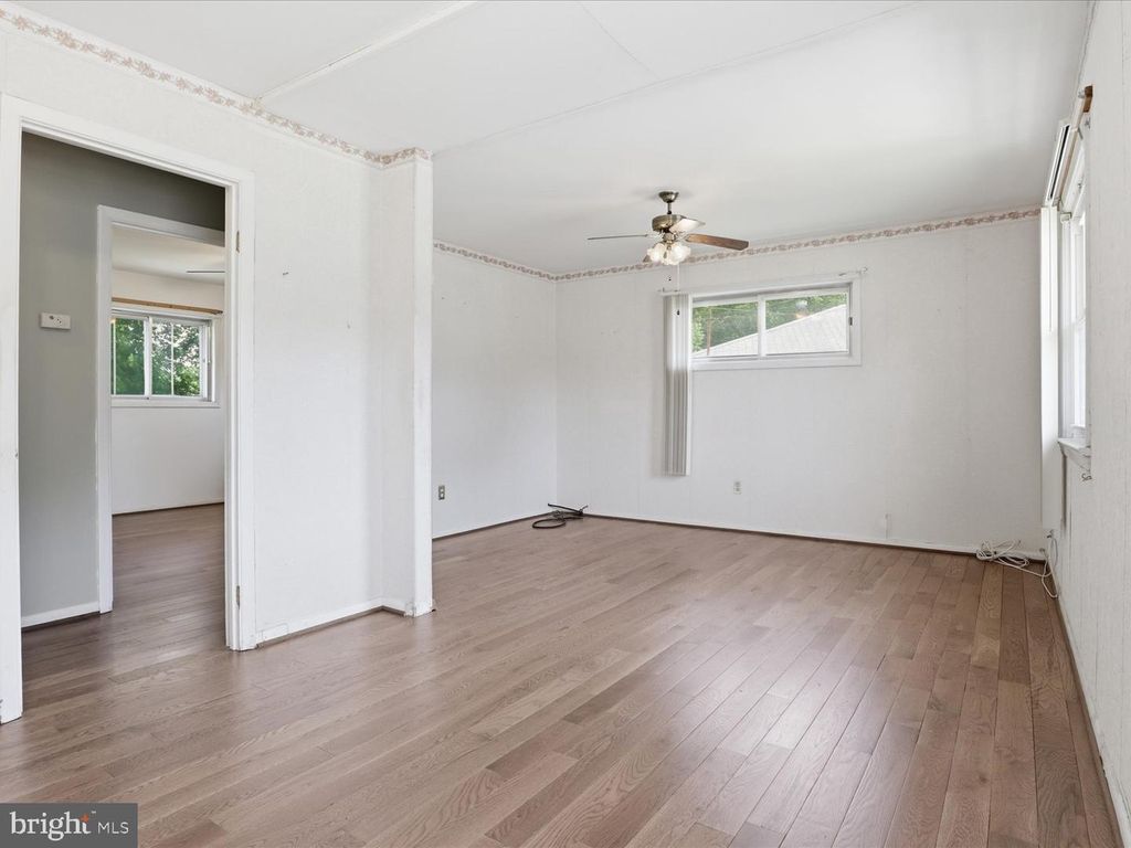 Image 14 of property listing at 7602 KIPLING PKWY, District Heights, MD 20747