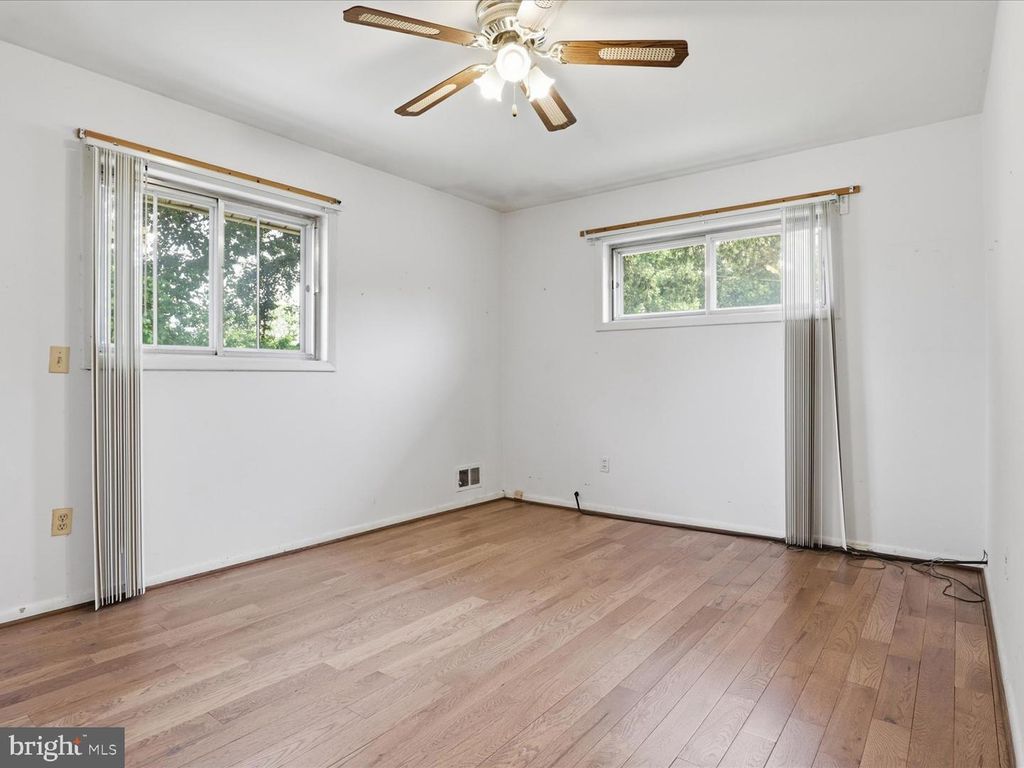 Image 18 of property listing at 7602 KIPLING PKWY, District Heights, MD 20747