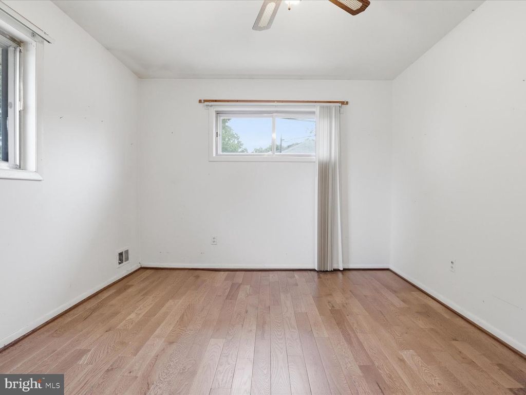 Image 20 of property listing at 7602 KIPLING PKWY, District Heights, MD 20747