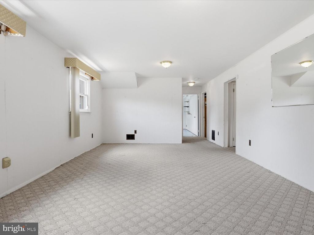 Image 24 of property listing at 7602 KIPLING PKWY, District Heights, MD 20747