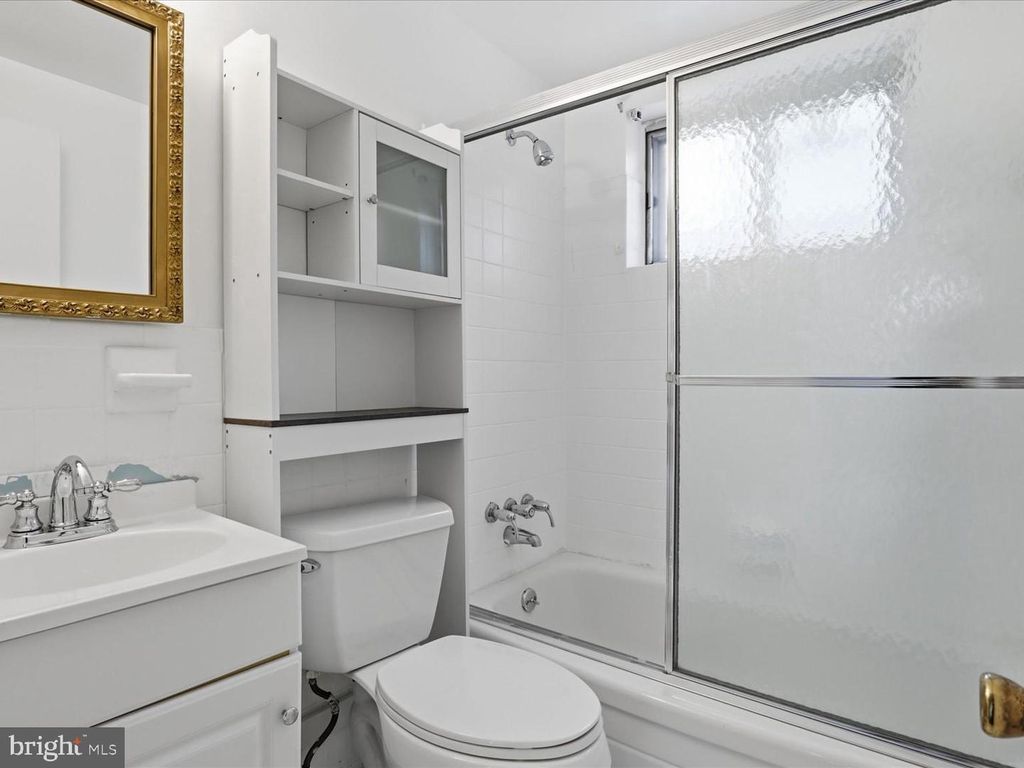 Image 25 of property listing at 7602 KIPLING PKWY, District Heights, MD 20747