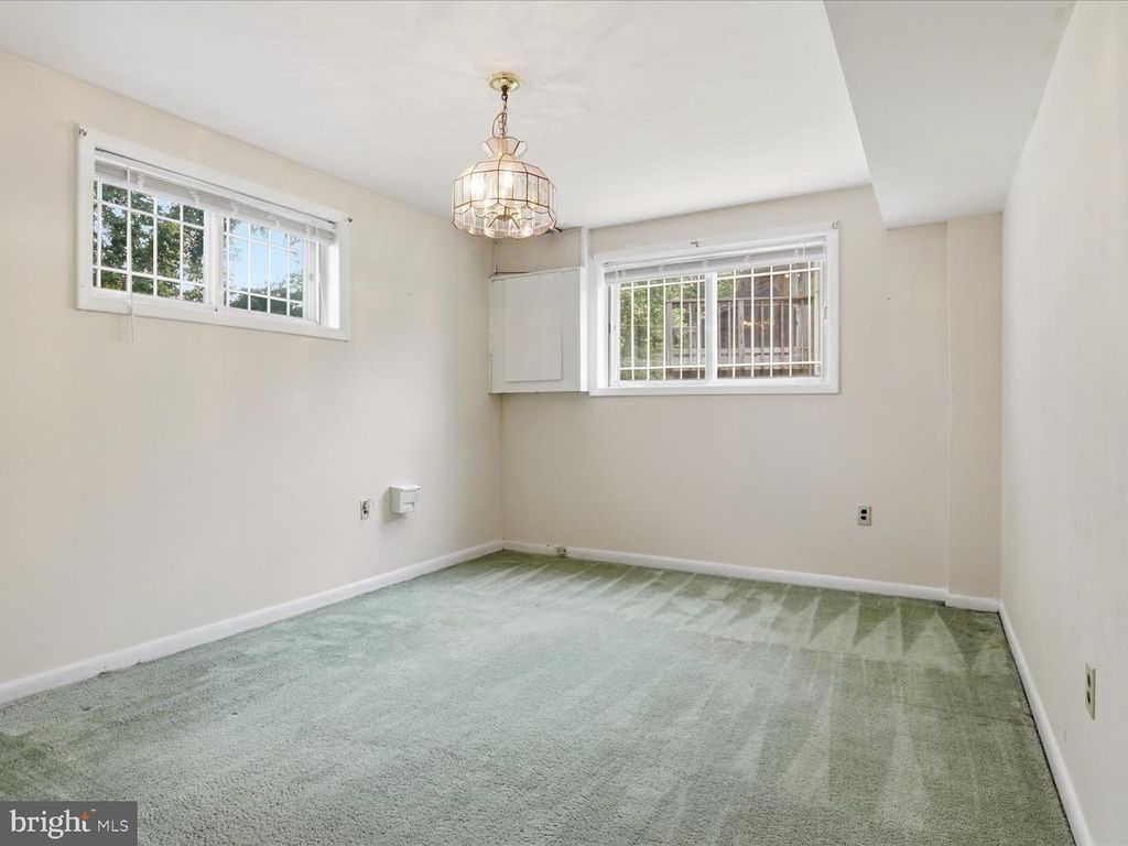 Image 27 of property listing at 7602 KIPLING PKWY, District Heights, MD 20747