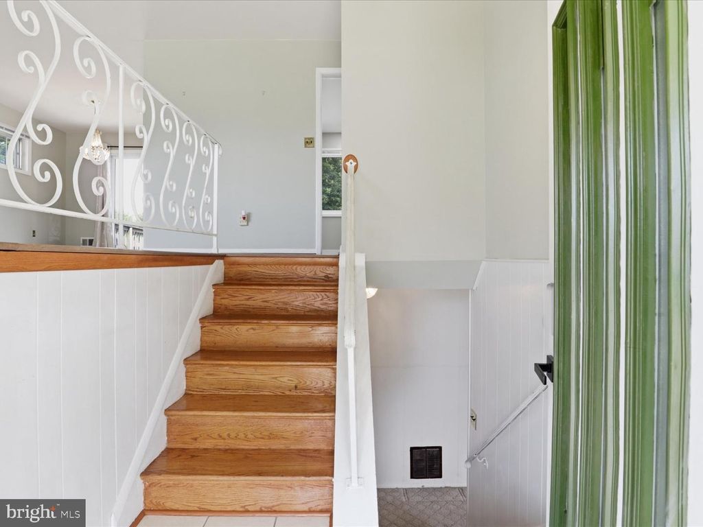 Image 30 of property listing at 7602 KIPLING PKWY, District Heights, MD 20747