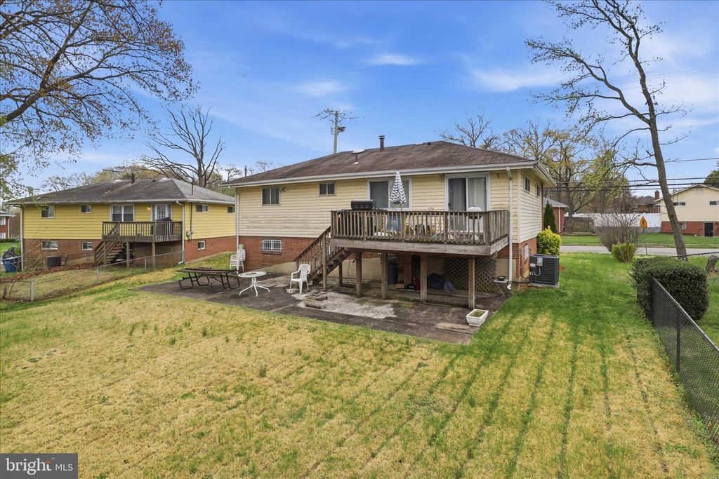 Image 35 of property listing at 7602 KIPLING PKWY, District Heights, MD 20747