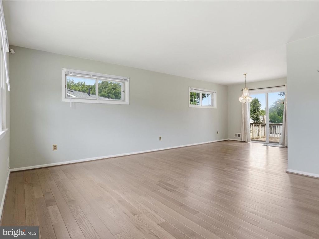 Image 8 of property listing at 7602 KIPLING PKWY, District Heights, MD 20747
