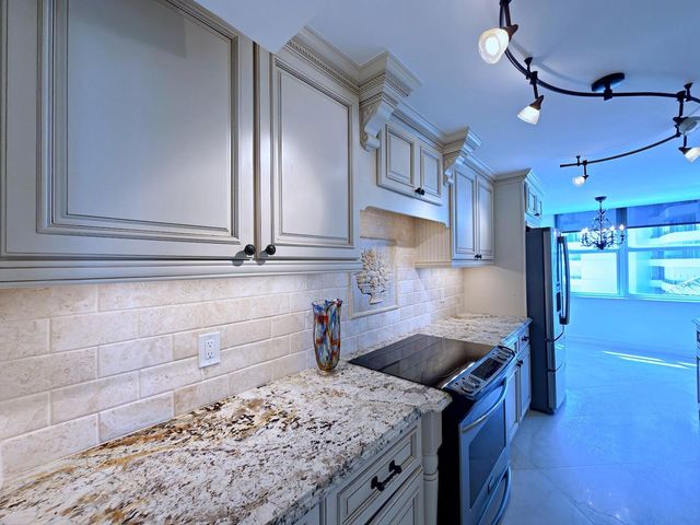 3546 S Ocean Boulevard 410, South Palm Beach, FL 33480