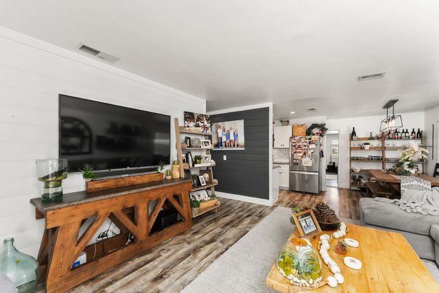 3487 Humphrey Rd, Loomis, CA 95650