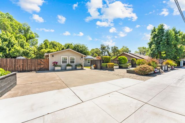 3487 Humphrey Rd, Loomis, CA 95650
