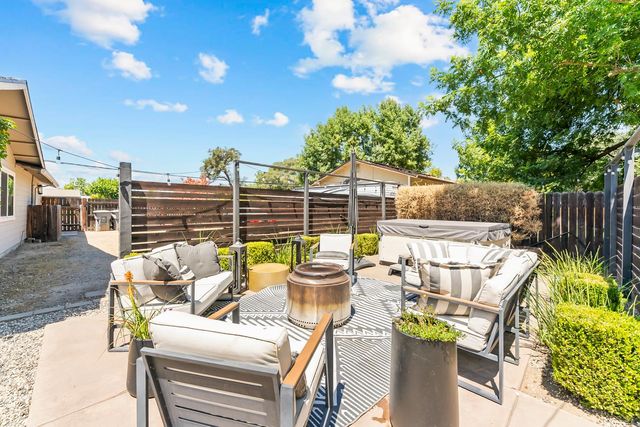 3487 Humphrey Rd, Loomis, CA 95650