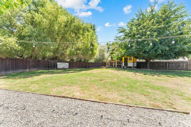 3487 Humphrey Rd, Loomis, CA 95650