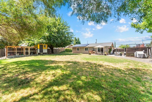 3487 Humphrey Rd, Loomis, CA 95650