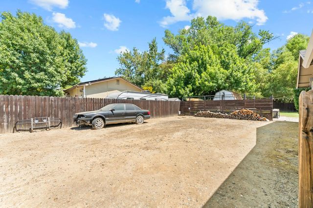 3487 Humphrey Rd, Loomis, CA 95650