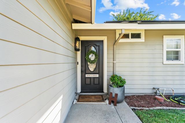3487 Humphrey Rd, Loomis, CA 95650