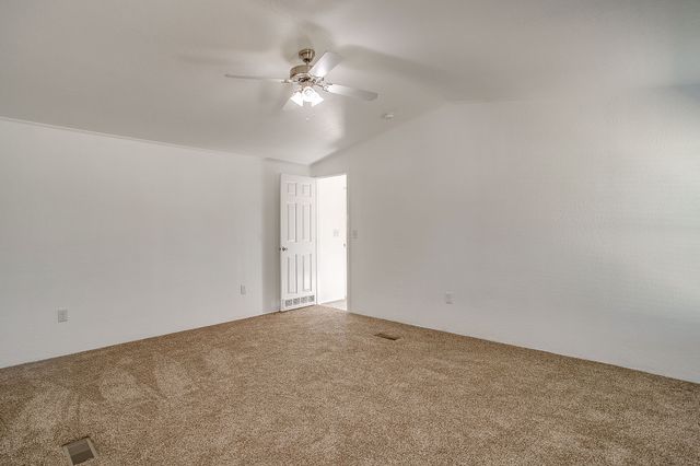 557 Surrey Lane, Burleson, TX 76028