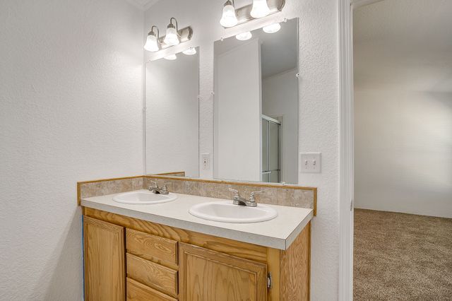 557 Surrey Lane, Burleson, TX 76028