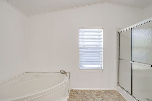 557 Surrey Lane, Burleson, TX 76028