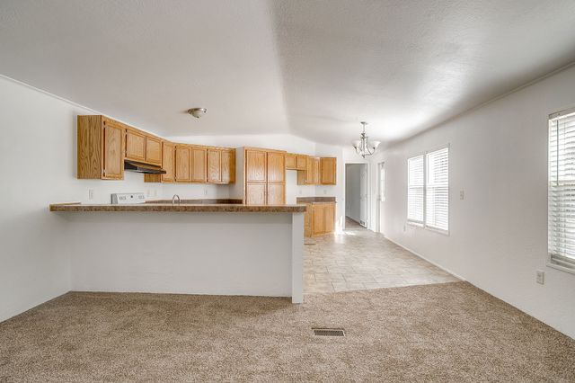 557 Surrey Lane, Burleson, TX 76028