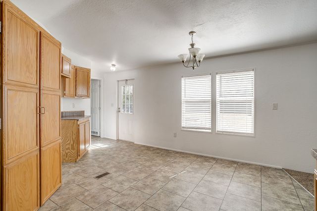 557 Surrey Lane, Burleson, TX 76028