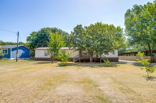 557 Surrey Lane, Burleson, TX 76028