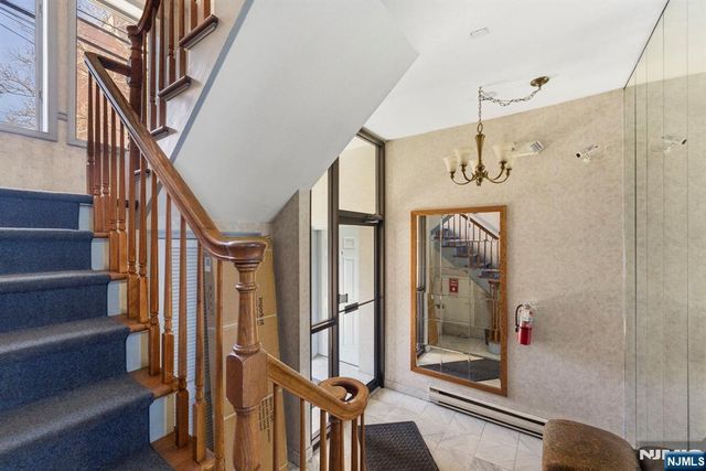 144 70th Street 1E, Guttenberg, NJ 07093