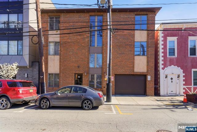 144 70th Street 1E, Guttenberg, NJ 07093