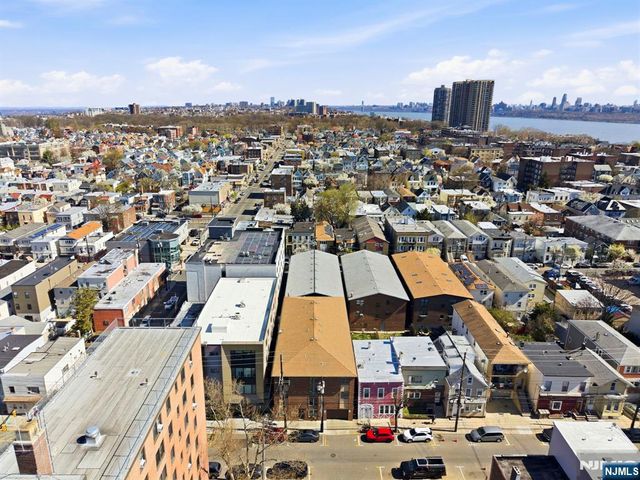 144 70th Street 1E, Guttenberg, NJ 07093