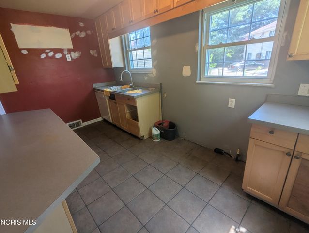819 Lodge Avenue, Toledo, OH 43609
