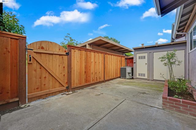 4006 Willow Pass Rd A, Concord, CA 94519